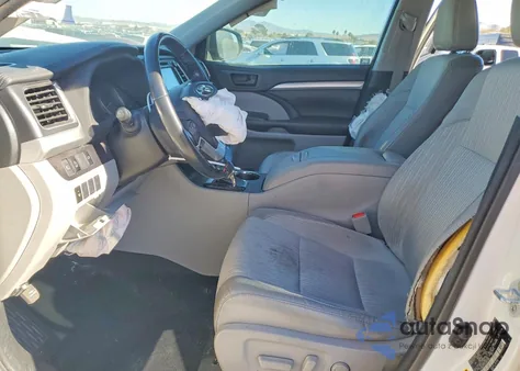 2018 Toyota Highlander Le из США, поврежденный, VIN 5TDBZRFHXJS871082